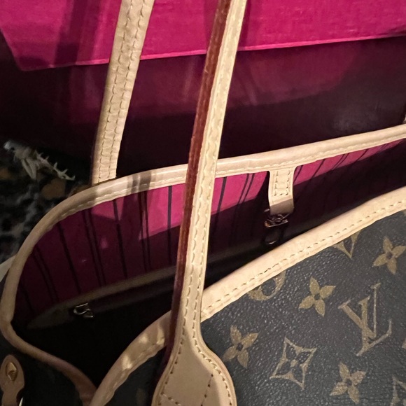 Authentic LOUIS VUITTON Monogram Neverfull GM - Picture 3 of 16